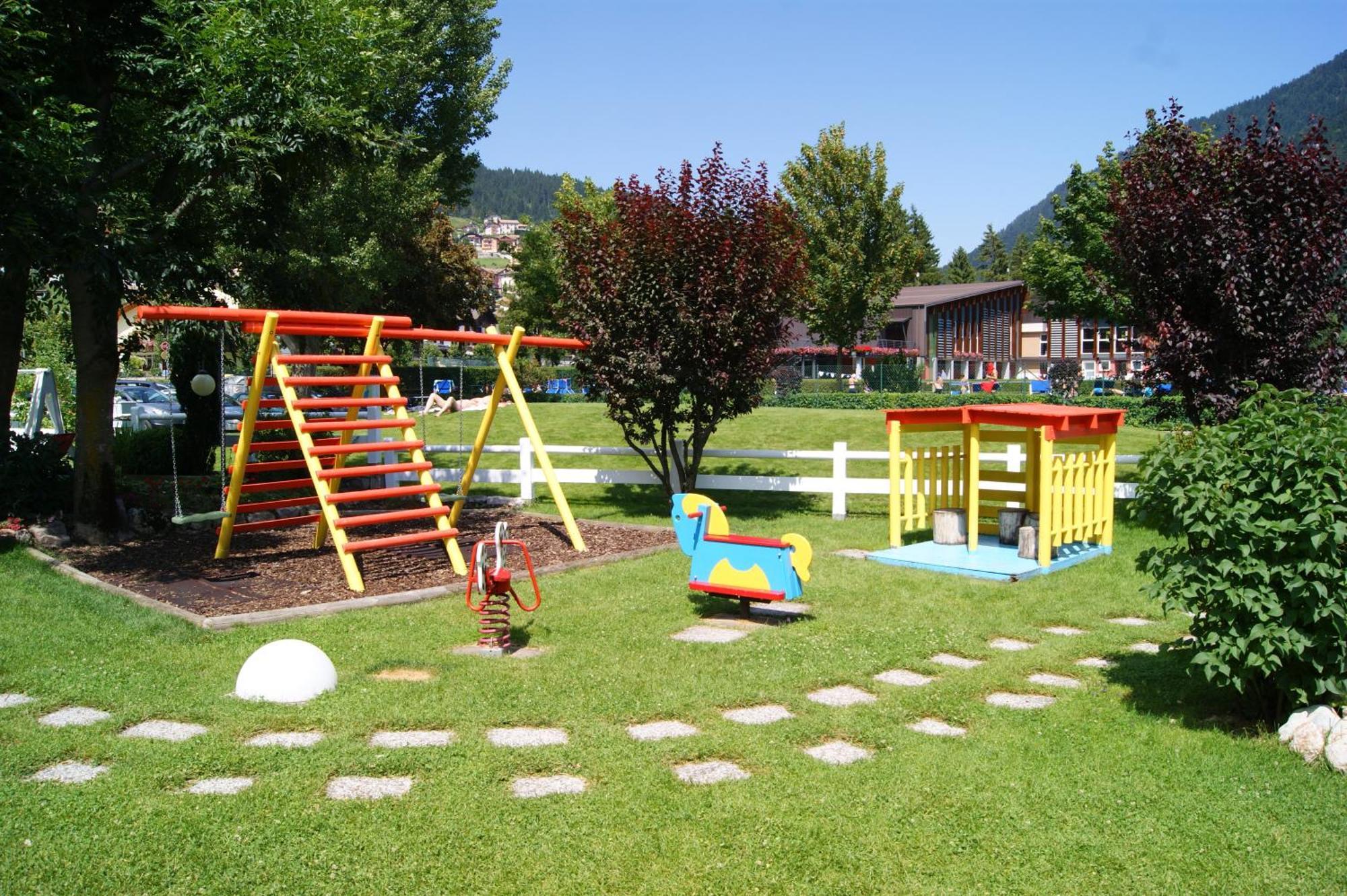 Garden Hotel Bellariva Molveno Luaran gambar