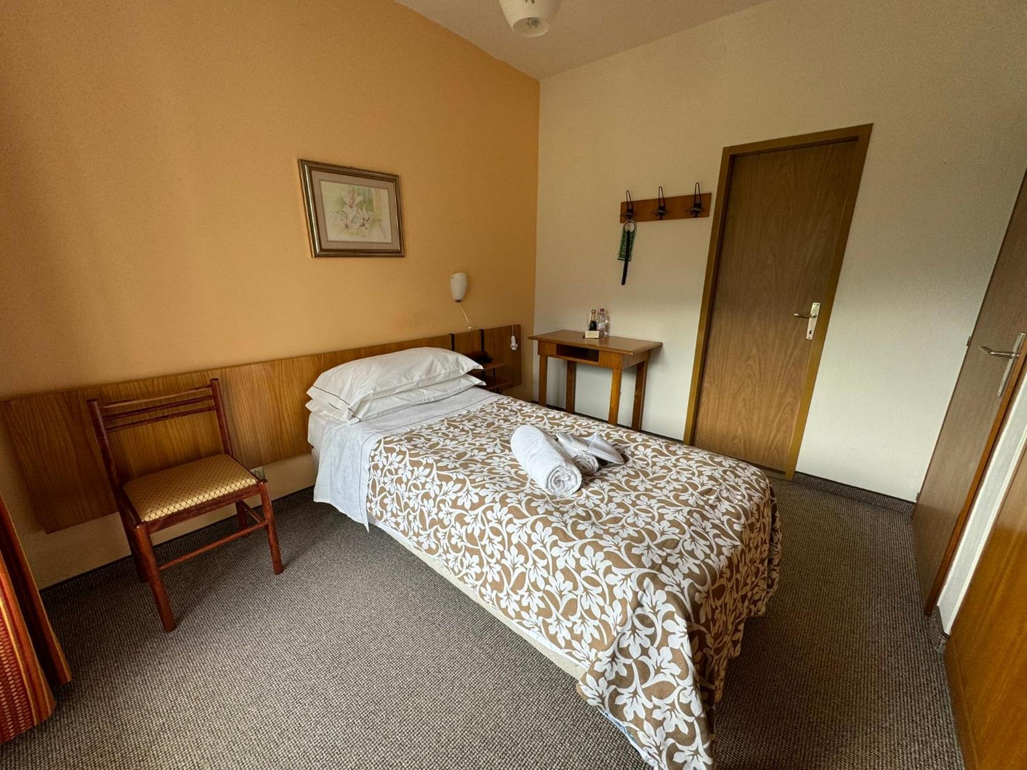 Garden Hotel Bellariva Molveno Bilik gambar